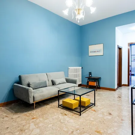 Just Urban Stays - 3-Br Canal View Apartment - 9 Min Piazza San Marco Apartman