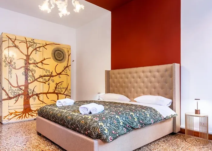 Just Urban Stays - 3-Br Canal View Apartment - 9 Min Piazza San Marco