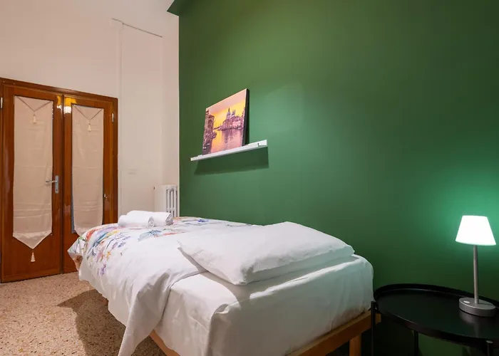 Just Urban Stays - 3-Br Canal View Apartment - 9 Min Piazza San Marco * Velence