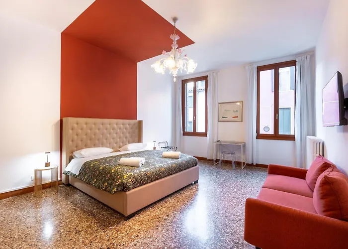 Apartman Just Urban Stays - 3-Br Canal View Apartment - 9 Min Piazza San Marco