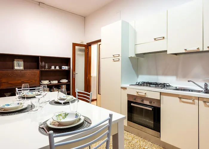 Just Urban Stays - 3-Br Canal View Apartment - 9 Min Piazza San Marco